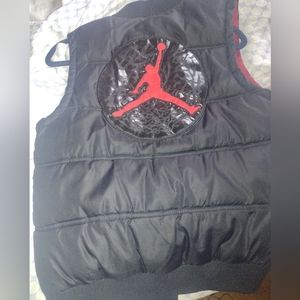 Jordan x black and red puffer vest zip up sleeveless jacket